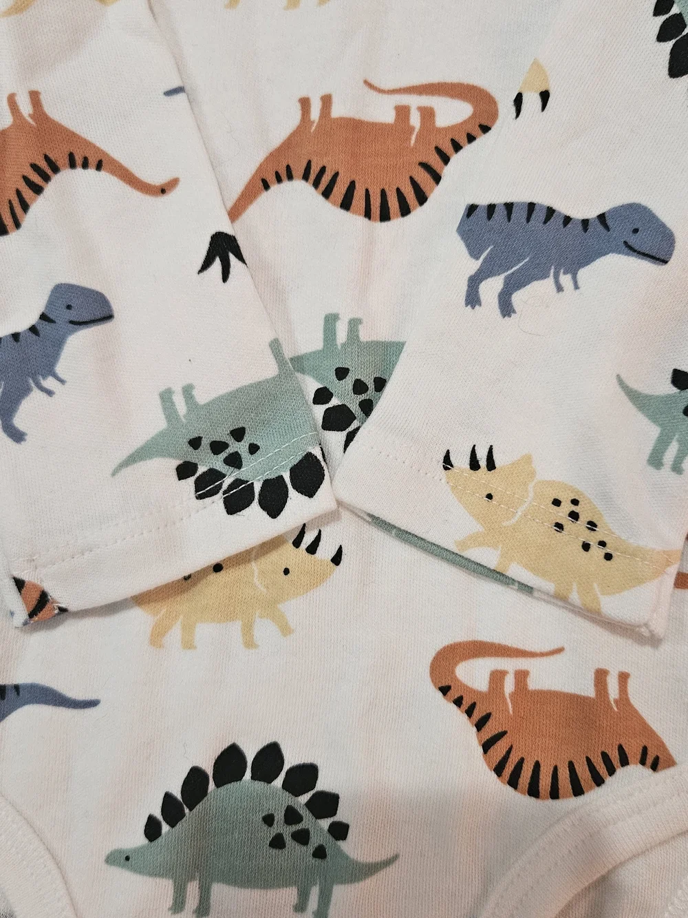 Pekkle White Long-Sleeve Dinosaur Bodysuit - 18 Months
